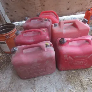 6 Plastic Gas Containers