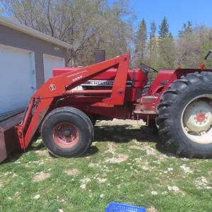 1980 International 684 Diesel, Standard Hi-Lo Range, 3-Point Hitch, Dual Hydraulics, 540 PTO