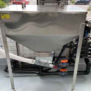 3PC COMMERCIAL FEEDING SYSTEM WITH MIXING HOPPER AND CHORE-TIME STRETCH FLEX AUGER, ENGL GRAIN MILL