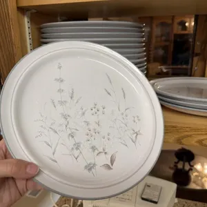 Noritake stoneware dinner plates (20)