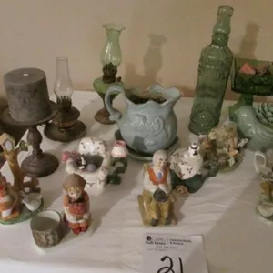 Lamps, figurines, candle