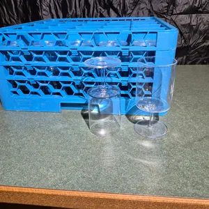 (25) Schott Zwiesel 16oz Short Stem Wine Glasses, (1) Carlisle 25 Compartment Dishwasher Rack
