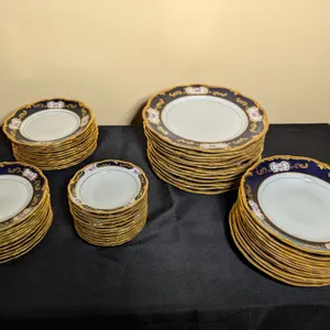 Reichenbach Echt Kobalt Dinnerware Set