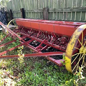 IHC 12' END WHEEL SEED DRILL ON STEEL