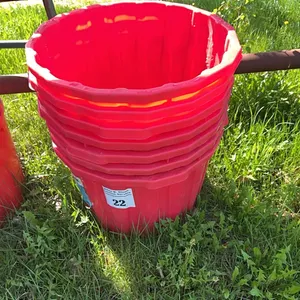 7 - EMPTY MINERAL TUBS
