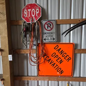 Road Signs, Emergency Beacon Set  (W)