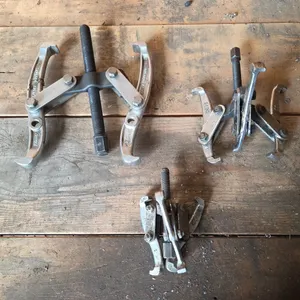 3 Bearing Pullers (W)
