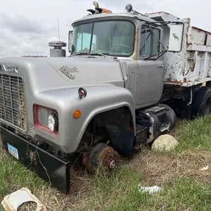 1982 Mack Semi