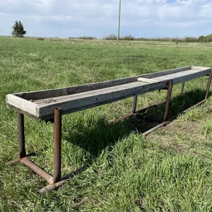 Pipe Framed Wood Feed Bunk, 21" Wide x 16 Ft. Long