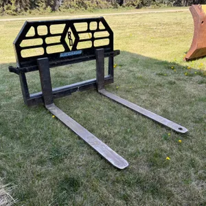 *OFFSITE*BLUE DIAMOND PALLET FORKS FOR SKID STEER 48"