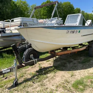 1975 Starcraft Boat w/ Trailer