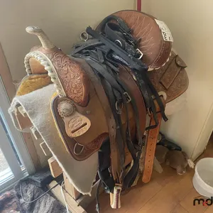 Western Barrel Racing Horse Saddle w/ Tack
 UNRESERVED