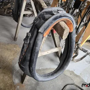 Adjustable Horse Collar 26"-28"
 UNRESERVED