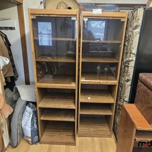 (2) 18"x21.5"x6' Cabinet
 UNRESERVED