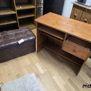 18"x2"30" Desk & Chest
 UNRESERVED