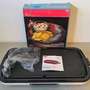 NEW - Dash Everyday Griddle and Monaco 2-Piece Chip & Dip Set