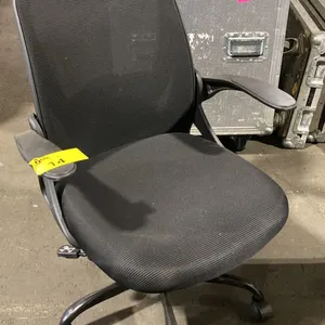 BLACK MOBILE ADJUSTABLE MID BACK OFFICE CHAIR (STYLE 3)