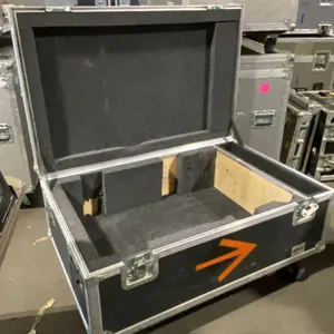 VIKING CASES BLACK MOBILE PROFESSIONAL ROAD CASE APPROX 41"L X 26.5"D X 21"H