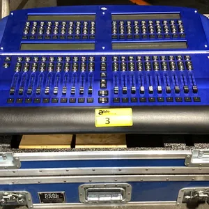 HIGH END SYSTEMS HOG 3 EXPANSION WING PROFESSIONAL LIGHTING CONTROLLER IN ROAD CASE