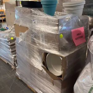 PALLET OF MIXED PLASTIC PLANTERS AND SAUCERS