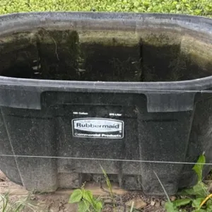 Rubbermaid 100  Gallon Livestock Tank
