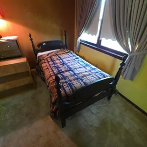 Vintage Dark Wood Twin Bed Frame with Spindle Post