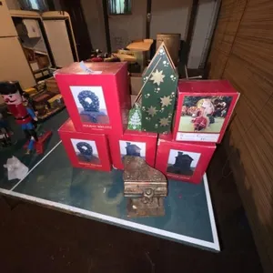 Christmas Decor Lot: Holiday Wreaths, Winter House