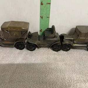 Three Osh Kosh Metal Banks