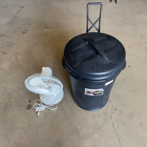 20" Table Top Fan & 20 GAL. Garbage Can On Wheels W/ Lid