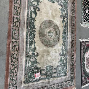 Large rug, 6’ x 9’