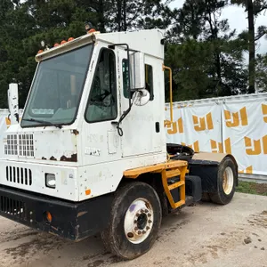SINGLE AXLE TOTER TRUCK