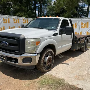 2010 FORD F-350 SINGLE AXLE REGULAR CAB FLATBED TRUCK VIN: 1FDRF3G67BEB42543
