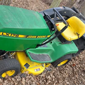 John Deere LX176 Lawn Mower with bagger