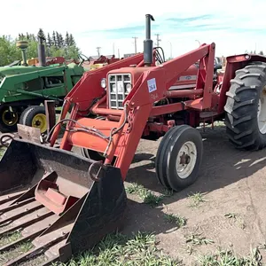 IHC 674 2WD TRACTOR