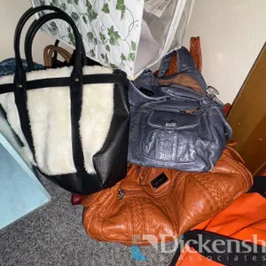 VARIETY OF HAND BAGS