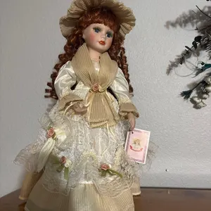 COLLECTION OF PORCELAIN DOLLS, QTY (3)