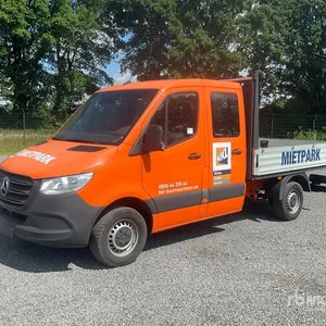 2021 Mercedes MB 317 CDI 4x2 Crew Cab Flatbed Truck