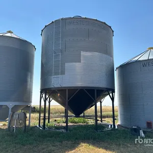 +/- 4500 bu Hopper Grain Bin