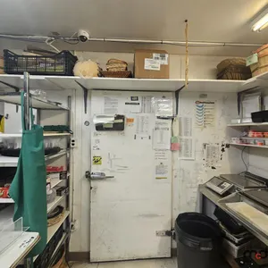 142"x120" Insulated Cooler
 UNRESERVED