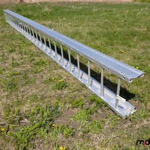 Passerelle en aluminium
 UNRESERVED