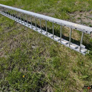 Passerelle en aluminium
 UNRESERVED