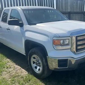 2014 GMC SIERRA 1500 Double Cab 4WD Truck. V8