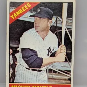 1966 Topps Mickey Mantle HOF Creases/Corners/Edges