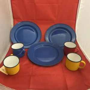 7 Pcs - 4 Metal Coffee Cups & 3 Metal Plates