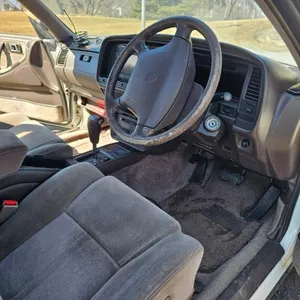 1991 Toyota crown royal saloon, selectable suspension, rear seats recline, right hand drive, sound mechanically, needs tires and AC charged. Comes wit