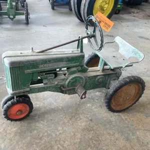 Vintage John Deere Pedal Tractor