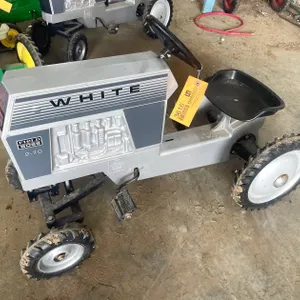 White Field Boss 2-70 Pedal Tractor