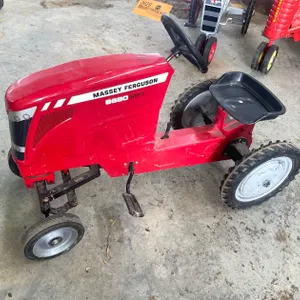Massey-Ferguson Dyna-VT 8680 Pedal Tractor