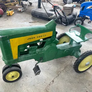 Vintage John Deere Pedal Tractor