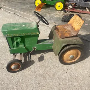 Vintage John Deere Pedal Tractor